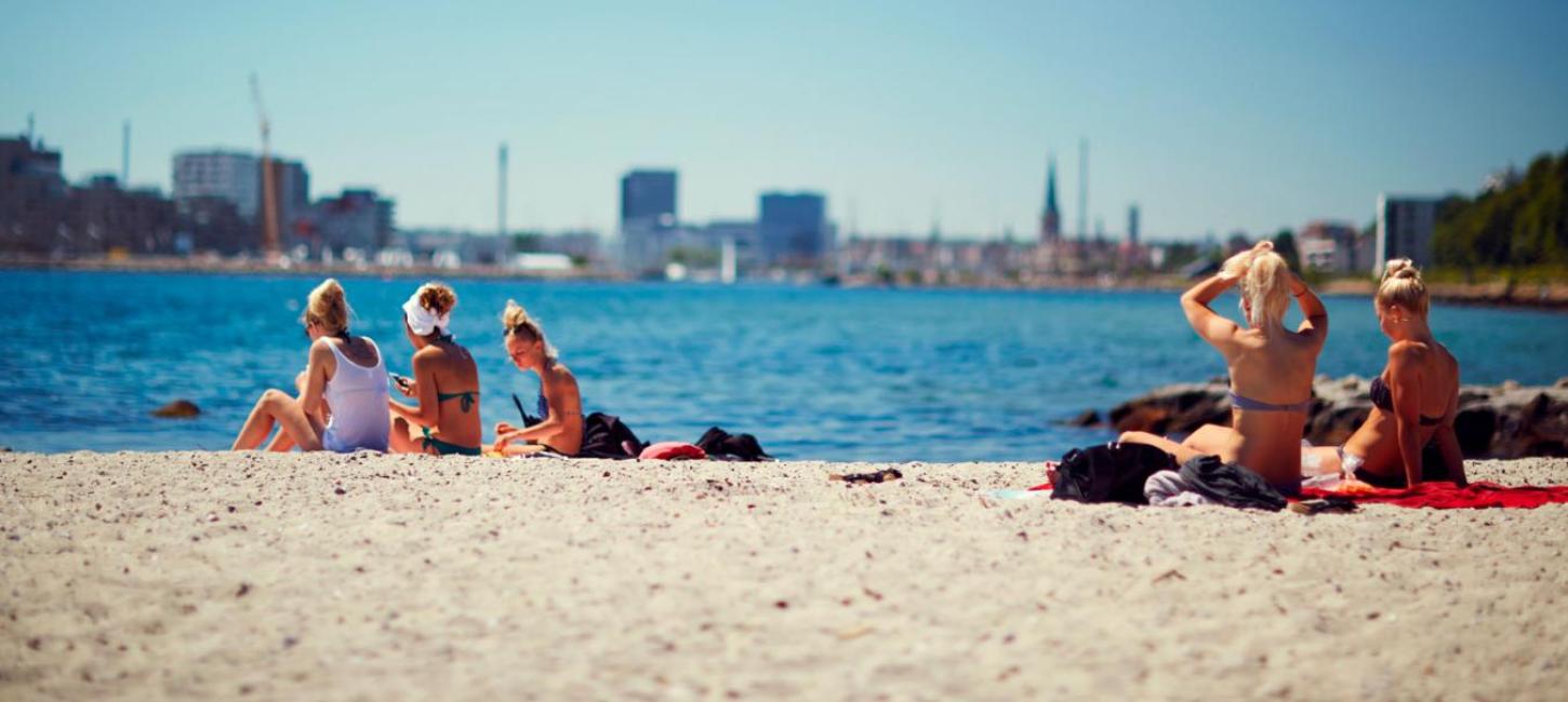 Sommer und Strand nahe Aarhus in Dänemark