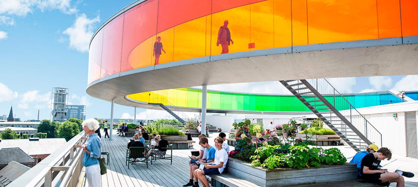 Your rainbow panorama på toppen af ARoS Aarhus Kunstmuseum