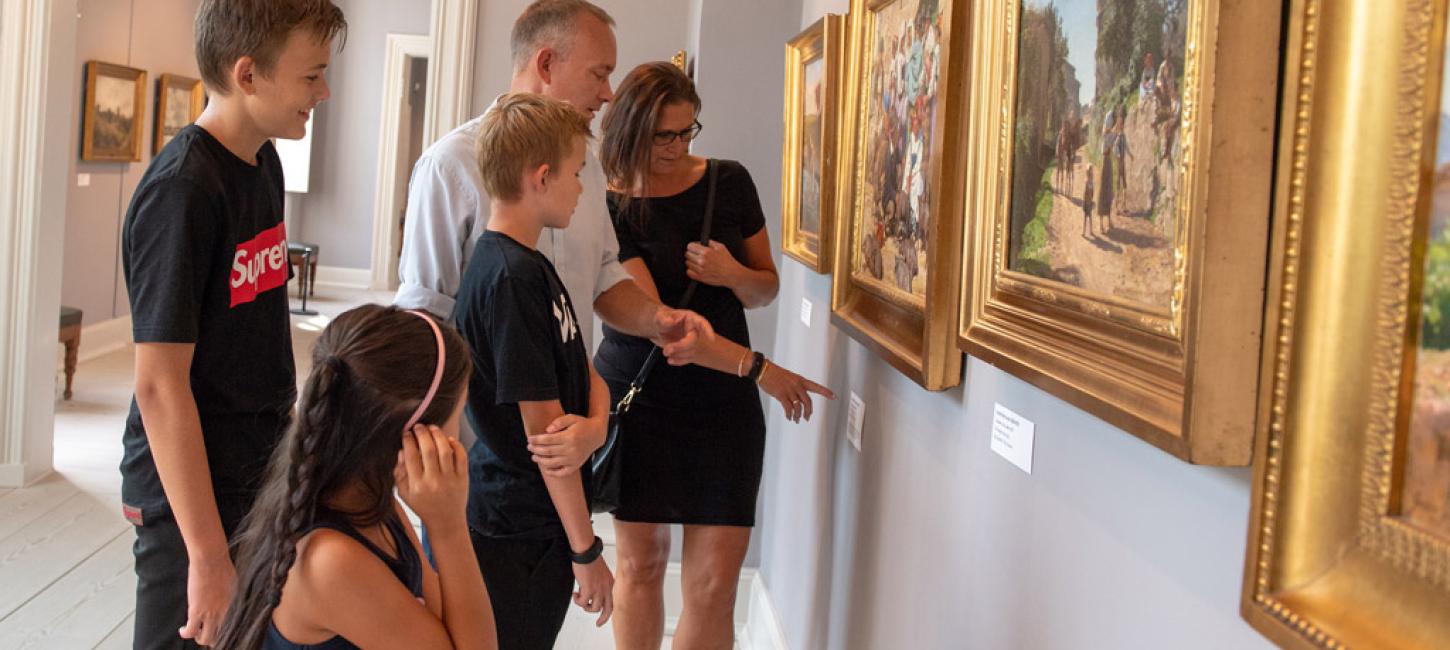 Familie på Skovgaard Museet i Viborg