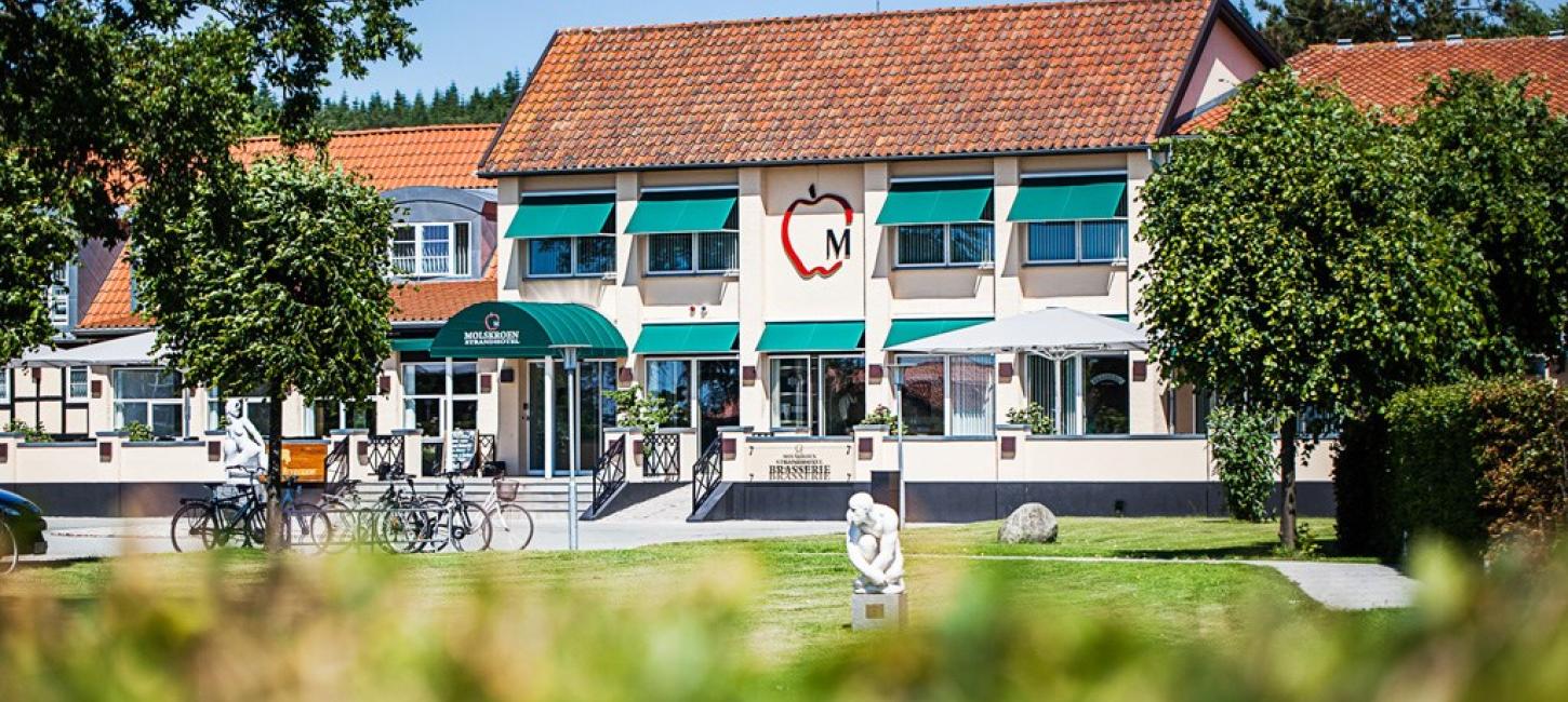 Molskroen Strandhotel am Strand von Ebeltoft auf Djursland