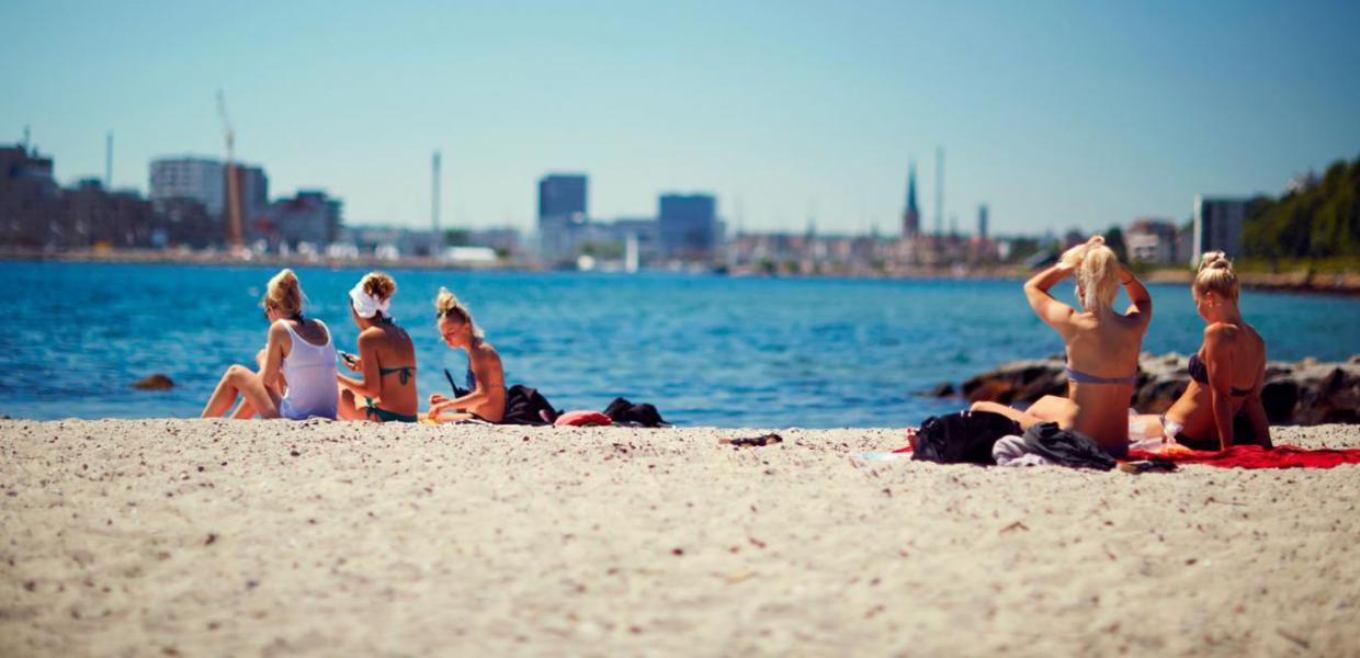 Sommer und Strand nahe Aarhus in Dänemark