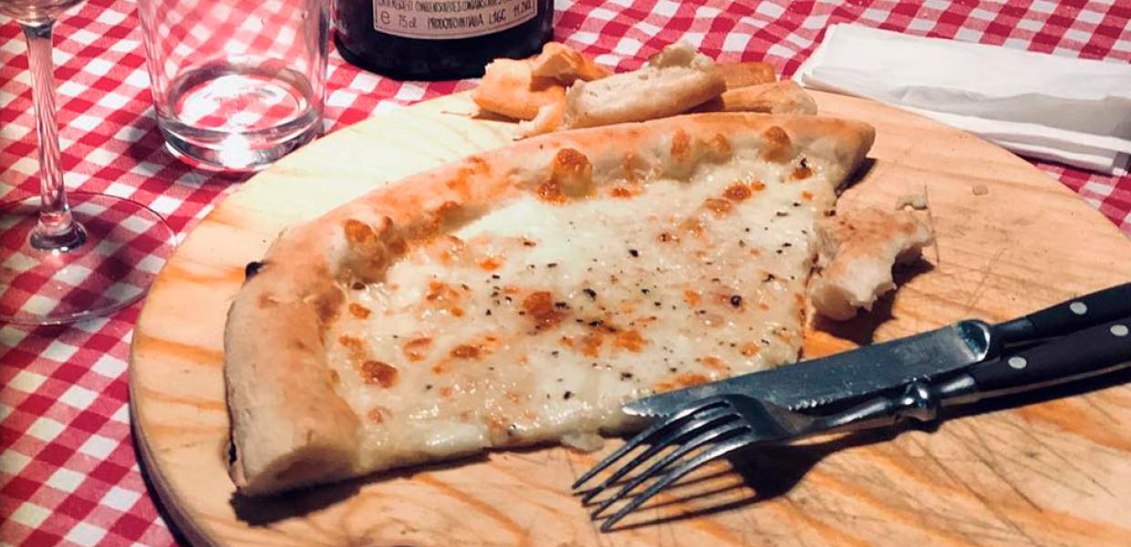 Pizza fra Pizza Propria i Aarhus