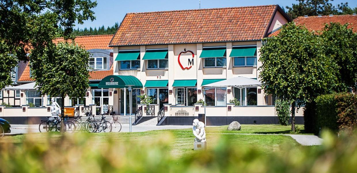 Molskroen Strandhotel am Strand von Ebeltoft auf Djursland