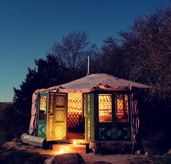 Overnat i Jurt hos Bjørnen i Bjergene på Djursland