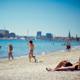 Somer og strand ved Den Permanente i Aarhus