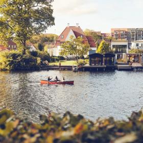 I kano på Gudenåen gennem Silkeborg