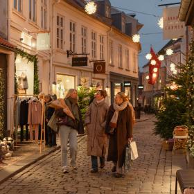 Piger på shopping i Aarhus