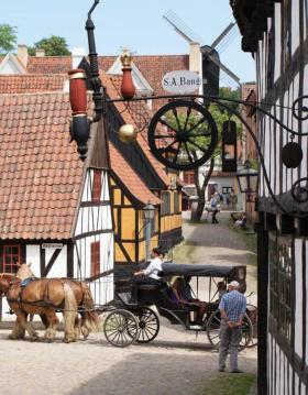 Lilletorv med hestevogn i Den Gamle By i Aarhus