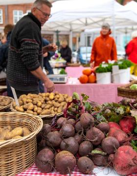 Markt in Viborg mit lokalen Zutaten