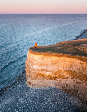 Sangstrup Klint på Djursland i solnedgang