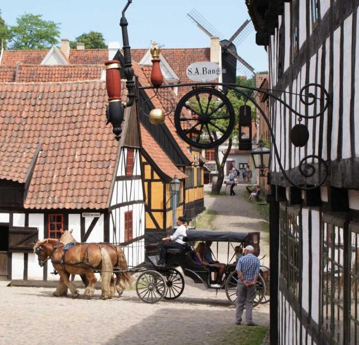 Lilletorv med hestevogn i Den Gamle By i Aarhus